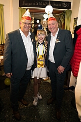 02 Hoppeditz Baerl 2025-11-07 11  Vergatterung und Hoppeditz  - Im „Ungelsheimer Treff“ begann am Freitagabend, 7. 11. das 1. Auftakt Wochenende der neuen Karnevalssession. Wir waren Gäste bei der „Vergatterung“ der Ehrengarde. Heimspiel für Rabea und Oliver. Zum nächsten Heimspiel, das von Thomas, waren wir dann zum Hoppeditzerwachen seiner KG in Baerl im „Waldhof“. : DVPJ, Toni I, Jules I., Prinz Karneval, Prinz, Prinzessin Aileen I., Hofmarschälle, Page, Pagen, Paginnen, HDK, Duisburg, Karneval, Helau, Tollität, Event, Session 2025, Session 2025, HDK Duisburg, Hauptausschuss, Hauptausschuss Karneval Duisburg, Duisburg ist echt