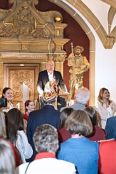 EmpfangRathaus 2025-11-07 18  Empfang im Rathaus der Stadt Duisburg -- OB Sören Link empfing se. des. Tollität Prinz Karneval der Stadt Duisburg 2026,Toni I.. mit seiner Crew im Rathaus. Ein Eintrag In das Gästebuch der Stadt Duisburg durfte hierbei nicht fehlen. : DVPJ, Toni I, Jules I., Prinz Karneval, Prinz, Prinzessin Aileen I., Hofmarschälle, Page, Pagen, Paginnen, HDK, Duisburg, Karneval, Helau, Tollität, Event, Session 2025, Session 2025, HDK Duisburg, Hauptausschuss, Hauptausschuss Karneval Duisburg, Duisburg ist echt