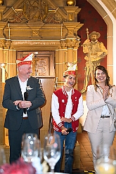 EmpfangRathaus 2025-11-07 19  Empfang im Rathaus der Stadt Duisburg -- OB Sören Link empfing se. des. Tollität Prinz Karneval der Stadt Duisburg 2026,Toni I.. mit seiner Crew im Rathaus. Ein Eintrag In das Gästebuch der Stadt Duisburg durfte hierbei nicht fehlen. : DVPJ, Toni I, Jules I., Prinz Karneval, Prinz, Prinzessin Aileen I., Hofmarschälle, Page, Pagen, Paginnen, HDK, Duisburg, Karneval, Helau, Tollität, Event, Session 2025, Session 2025, HDK Duisburg, Hauptausschuss, Hauptausschuss Karneval Duisburg, Duisburg ist echt