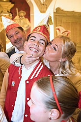 EmpfangRathaus 2025-11-07 26  Empfang im Rathaus der Stadt Duisburg -- OB Sören Link empfing se. des. Tollität Prinz Karneval der Stadt Duisburg 2026,Toni I.. mit seiner Crew im Rathaus. Ein Eintrag In das Gästebuch der Stadt Duisburg durfte hierbei nicht fehlen. : DVPJ, Toni I, Jules I., Prinz Karneval, Prinz, Prinzessin Aileen I., Hofmarschälle, Page, Pagen, Paginnen, HDK, Duisburg, Karneval, Helau, Tollität, Event, Session 2025, Session 2025, HDK Duisburg, Hauptausschuss, Hauptausschuss Karneval Duisburg, Duisburg ist echt