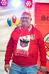 01 Hopped Stadtgad 2025-11-11 10  Elfter im Elften - Pünktlich um 11.11 Uhr startete die Stadtgarde mit uns auf dem Gelände des Polizeisportvereins in Duissern in die Session 25/26.  Später waren wir dann noch auf der anderen Rheinseite in Moers beim Hoppeditzerwachen der KG Humorica 69 e.V. : DVPJ, Toni I, Jules I., Prinz Karneval, Prinz, Prinzessin Aileen I., Hofmarschälle, Page, Pagen, Paginnen, HDK, Duisburg, Karneval, Helau, Tollität, Event, Session 2025, Session 2025, HDK Duisburg, Hauptausschuss, Hauptausschuss Karneval Duisburg, Duisburg ist echt