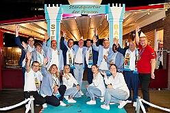 02 Hopped KG Humorica 2025-11-11 08  Elfter im Elften - Pünktlich um 11.11 Uhr startete die Stadtgarde mit uns auf dem Gelände des Polizeisportvereins in Duissern in die Session 25/26.  Später waren wir dann noch auf der anderen Rheinseite in Moers beim Hoppeditzerwachen der KG Humorica 69 e.V. : DVPJ, Toni I, Jules I., Prinz Karneval, Prinz, Prinzessin Aileen I., Hofmarschälle, Page, Pagen, Paginnen, HDK, Duisburg, Karneval, Helau, Tollität, Event, Session 2025, Session 2025, HDK Duisburg, Hauptausschuss, Hauptausschuss Karneval Duisburg, Duisburg ist echt