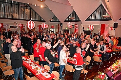 01 HerrensStadtgrd 2026- 01-25 14  Stadtgarde und MSV -  Zu besten Mittagszeit waren wir der Programmpunkt auf der Herrensitzung der Stadtgarde Duisburg Rot-Weiss in der Aula des Gertrud-Bäumer-Berufskollegs. Dann ging es ins „Wohnzimmer“ aller MSV Fan´s. In der Business Lounge in der „schauinsland reisen arena“ fand der jährliche Sponsoren Neujahrs Empfang statt. : DVPJ, Toni I, Jules I., Prinz Karneval, Prinz, Prinzessin Aileen I., Hofmarschälle, Page, Pagen, Paginnen, HDK, Duisburg, Karneval, Helau, Tollität, Event, Session 2025, Session 2025, HDK Duisburg, Hauptausschuss, Hauptausschuss Karneval Duisburg, Duisburg ist echt