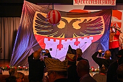 01 HerrensStadtgrd 2026- 01-25 20  Stadtgarde und MSV -  Zu besten Mittagszeit waren wir der Programmpunkt auf der Herrensitzung der Stadtgarde Duisburg Rot-Weiss in der Aula des Gertrud-Bäumer-Berufskollegs. Dann ging es ins „Wohnzimmer“ aller MSV Fan´s. In der Business Lounge in der „schauinsland reisen arena“ fand der jährliche Sponsoren Neujahrs Empfang statt. : DVPJ, Toni I, Jules I., Prinz Karneval, Prinz, Prinzessin Aileen I., Hofmarschälle, Page, Pagen, Paginnen, HDK, Duisburg, Karneval, Helau, Tollität, Event, Session 2025, Session 2025, HDK Duisburg, Hauptausschuss, Hauptausschuss Karneval Duisburg, Duisburg ist echt