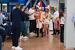 02 MSV Empfang 2026- 01-25 06  Stadtgarde und MSV -  Zu besten Mittagszeit waren wir der Programmpunkt auf der Herrensitzung der Stadtgarde Duisburg Rot-Weiss in der Aula des Gertrud-Bäumer-Berufskollegs. Dann ging es ins „Wohnzimmer“ aller MSV Fan´s. In der Business Lounge in der „schauinsland reisen arena“ fand der jährliche Sponsoren Neujahrs Empfang statt. : DVPJ, Toni I, Jules I., Prinz Karneval, Prinz, Prinzessin Aileen I., Hofmarschälle, Page, Pagen, Paginnen, HDK, Duisburg, Karneval, Helau, Tollität, Event, Session 2025, Session 2025, HDK Duisburg, Hauptausschuss, Hauptausschuss Karneval Duisburg, Duisburg ist echt
