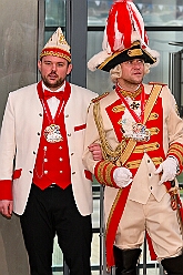 02 MSV Empfang 2026- 01-25 19  Stadtgarde und MSV -  Zu besten Mittagszeit waren wir der Programmpunkt auf der Herrensitzung der Stadtgarde Duisburg Rot-Weiss in der Aula des Gertrud-Bäumer-Berufskollegs. Dann ging es ins „Wohnzimmer“ aller MSV Fan´s. In der Business Lounge in der „schauinsland reisen arena“ fand der jährliche Sponsoren Neujahrs Empfang statt. : DVPJ, Toni I, Jules I., Prinz Karneval, Prinz, Prinzessin Aileen I., Hofmarschälle, Page, Pagen, Paginnen, HDK, Duisburg, Karneval, Helau, Tollität, Event, Session 2025, Session 2025, HDK Duisburg, Hauptausschuss, Hauptausschuss Karneval Duisburg, Duisburg ist echt