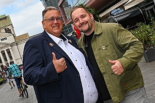SommerBiwak 2026- 07-19 11  Sommerbiwak in der City - Die Premiere des Sommerbiwaks vom HDK am Sonntag des Duisburger Stadtfestes war vor 11 Jahren. In diesem Jahr präsentierte sich der HDK auch mit einem bunten Programm auf der Hauptbühne vor dem City-Palais. In diesem Rahmen stellten wir unsere Aktion für die Unterstützung der „Jecken Kids“ vor. : DVPJ, Toni I, Jules I., Prinz Karneval, Prinz, Prinzessin Aileen I., Hofmarschälle, Page, Pagen, Paginnen, HDK, Duisburg, Karneval, Helau, Tollität, Event, Session 2025, Session 2025, HDK Duisburg, Hauptausschuss, Hauptausschuss Karneval Duisburg, Duisburg ist echt