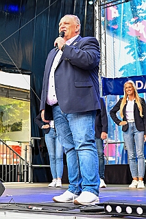 SommerBiwak 2026- 07-19 14  Sommerbiwak in der City - Die Premiere des Sommerbiwaks vom HDK am Sonntag des Duisburger Stadtfestes war vor 11 Jahren. In diesem Jahr präsentierte sich der HDK auch mit einem bunten Programm auf der Hauptbühne vor dem City-Palais. In diesem Rahmen stellten wir unsere Aktion für die Unterstützung der „Jecken Kids“ vor. : DVPJ, Toni I, Jules I., Prinz Karneval, Prinz, Prinzessin Aileen I., Hofmarschälle, Page, Pagen, Paginnen, HDK, Duisburg, Karneval, Helau, Tollität, Event, Session 2025, Session 2025, HDK Duisburg, Hauptausschuss, Hauptausschuss Karneval Duisburg, Duisburg ist echt