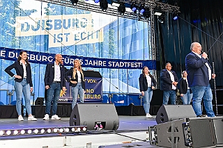 SommerBiwak 2026- 07-19 19  Sommerbiwak in der City - Die Premiere des Sommerbiwaks vom HDK am Sonntag des Duisburger Stadtfestes war vor 11 Jahren. In diesem Jahr präsentierte sich der HDK auch mit einem bunten Programm auf der Hauptbühne vor dem City-Palais. In diesem Rahmen stellten wir unsere Aktion für die Unterstützung der „Jecken Kids“ vor. : DVPJ, Toni I, Jules I., Prinz Karneval, Prinz, Prinzessin Aileen I., Hofmarschälle, Page, Pagen, Paginnen, HDK, Duisburg, Karneval, Helau, Tollität, Event, Session 2025, Session 2025, HDK Duisburg, Hauptausschuss, Hauptausschuss Karneval Duisburg, Duisburg ist echt