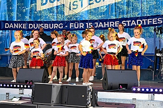 SommerBiwak 2026- 07-19 29  Sommerbiwak in der City - Die Premiere des Sommerbiwaks vom HDK am Sonntag des Duisburger Stadtfestes war vor 11 Jahren. In diesem Jahr präsentierte sich der HDK auch mit einem bunten Programm auf der Hauptbühne vor dem City-Palais. In diesem Rahmen stellten wir unsere Aktion für die Unterstützung der „Jecken Kids“ vor. : DVPJ, Toni I, Jules I., Prinz Karneval, Prinz, Prinzessin Aileen I., Hofmarschälle, Page, Pagen, Paginnen, HDK, Duisburg, Karneval, Helau, Tollität, Event, Session 2025, Session 2025, HDK Duisburg, Hauptausschuss, Hauptausschuss Karneval Duisburg, Duisburg ist echt