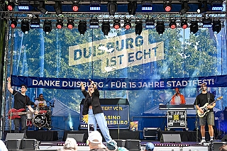 SommerBiwak 2026- 07-19 32  Sommerbiwak in der City - Die Premiere des Sommerbiwaks vom HDK am Sonntag des Duisburger Stadtfestes war vor 11 Jahren. In diesem Jahr präsentierte sich der HDK auch mit einem bunten Programm auf der Hauptbühne vor dem City-Palais. In diesem Rahmen stellten wir unsere Aktion für die Unterstützung der „Jecken Kids“ vor. : DVPJ, Toni I, Jules I., Prinz Karneval, Prinz, Prinzessin Aileen I., Hofmarschälle, Page, Pagen, Paginnen, HDK, Duisburg, Karneval, Helau, Tollität, Event, Session 2025, Session 2025, HDK Duisburg, Hauptausschuss, Hauptausschuss Karneval Duisburg, Duisburg ist echt