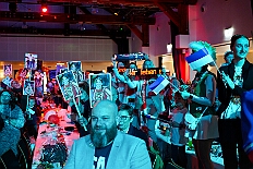 KiPri Kuer Steinhof 2026-01-04 06  Kinderprinzencrew wurde gekürt - Es gehört schon zur Tradition, das am Sonntag vor der Inthronisierung des Stadtprinzen, die Kürzung der Kinderprinzencrew statt findet. Diesmal der 4. Januar 2026 und es gab eine Premiere.  Im so genannten „Gürzenich“ von Duisburg, dem Steinhof in Huckingen, wurden Prinz Juls I., Prinzessin Aileen I. mit Hofmarschall Sami und Pagin Paula der Stadt Duisburg 2026 inthronisiert. : DVPJ, Toni I, Jules I., Prinz Karneval, Prinz, Prinzessin Aileen I., Hofmarschälle, Page, Pagen, Paginnen, HDK, Duisburg, Karneval, Helau, Tollität, Event, Session 2025, Session 2025, HDK Duisburg, Hauptausschuss, Hauptausschuss Karneval Duisburg, Duisburg ist echt