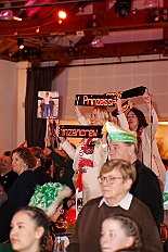 KiPri Kuer Steinhof 2026-01-04 07  Kinderprinzencrew wurde gekürt - Es gehört schon zur Tradition, das am Sonntag vor der Inthronisierung des Stadtprinzen, die Kürzung der Kinderprinzencrew statt findet. Diesmal der 4. Januar 2026 und es gab eine Premiere.  Im so genannten „Gürzenich“ von Duisburg, dem Steinhof in Huckingen, wurden Prinz Juls I., Prinzessin Aileen I. mit Hofmarschall Sami und Pagin Paula der Stadt Duisburg 2026 inthronisiert. : DVPJ, Toni I, Jules I., Prinz Karneval, Prinz, Prinzessin Aileen I., Hofmarschälle, Page, Pagen, Paginnen, HDK, Duisburg, Karneval, Helau, Tollität, Event, Session 2025, Session 2025, HDK Duisburg, Hauptausschuss, Hauptausschuss Karneval Duisburg, Duisburg ist echt