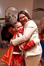 KiPri Kuer Steinhof 2026-01-04 21  Kinderprinzencrew wurde gekürt - Es gehört schon zur Tradition, das am Sonntag vor der Inthronisierung des Stadtprinzen, die Kürzung der Kinderprinzencrew statt findet. Diesmal der 4. Januar 2026 und es gab eine Premiere.  Im so genannten „Gürzenich“ von Duisburg, dem Steinhof in Huckingen, wurden Prinz Juls I., Prinzessin Aileen I. mit Hofmarschall Sami und Pagin Paula der Stadt Duisburg 2026 inthronisiert. : DVPJ, Toni I, Jules I., Prinz Karneval, Prinz, Prinzessin Aileen I., Hofmarschälle, Page, Pagen, Paginnen, HDK, Duisburg, Karneval, Helau, Tollität, Event, Session 2025, Session 2025, HDK Duisburg, Hauptausschuss, Hauptausschuss Karneval Duisburg, Duisburg ist echt