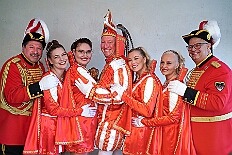 Ornat Shooting 2026-01-08 12  Shooting im Ornat - Die Spannung auf unsere Session steigt. Hier ein paar Impressionen vom Shooting mit unserer Steffi. Wir waren außer im Studio auch in der schauinsland Reisen Arena, dem WYNDHAM Hotel Duisburger Hof und dem Coupe 1900 im Duisburger Süden. : DVPJ, Toni I, Jules I., Prinz Karneval, Prinz, Prinzessin Aileen I., Hofmarschälle, Page, Pagen, Paginnen, HDK, Duisburg, Karneval, Helau, Tollität, Event, Session 2025, Session 2025, HDK Duisburg, Hauptausschuss, Hauptausschuss Karneval Duisburg, Duisburg ist echt