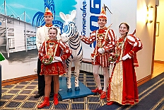 EinzugHofburg 2026-01-09 08  Unser Einzug in die Hofburg - Der Einzug des Prinzen mit seiner Crew in die Hofburg gehört schon länger zur Tradition im Duisburger Karneval. Einen Tag vor der Kürung bezog die Crew ihre Zimmer im WYNDHAM Hotel Duisburger Hof. Hier residieren  nun alle sieben bis zum Rosenmontag. : DVPJ, Toni I, Jules I., Prinz Karneval, Prinz, Prinzessin Aileen I., Hofmarschälle, Page, Pagen, Paginnen, HDK, Duisburg, Karneval, Helau, Tollität, Event, Session 2025, Session 2025, HDK Duisburg, Hauptausschuss, Hauptausschuss Karneval Duisburg, Duisburg ist echt