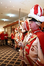 EinzugHofburg 2026-01-09 17  Unser Einzug in die Hofburg - Der Einzug des Prinzen mit seiner Crew in die Hofburg gehört schon länger zur Tradition im Duisburger Karneval. Einen Tag vor der Kürung bezog die Crew ihre Zimmer im WYNDHAM Hotel Duisburger Hof. Hier residieren  nun alle sieben bis zum Rosenmontag. : DVPJ, Toni I, Jules I., Prinz Karneval, Prinz, Prinzessin Aileen I., Hofmarschälle, Page, Pagen, Paginnen, HDK, Duisburg, Karneval, Helau, Tollität, Event, Session 2025, Session 2025, HDK Duisburg, Hauptausschuss, Hauptausschuss Karneval Duisburg, Duisburg ist echt