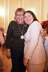 EinzugHofburg 2026-01-09 44  Unser Einzug in die Hofburg - Der Einzug des Prinzen mit seiner Crew in die Hofburg gehört schon länger zur Tradition im Duisburger Karneval. Einen Tag vor der Kürung bezog die Crew ihre Zimmer im WYNDHAM Hotel Duisburger Hof. Hier residieren  nun alle sieben bis zum Rosenmontag. : DVPJ, Toni I, Jules I., Prinz Karneval, Prinz, Prinzessin Aileen I., Hofmarschälle, Page, Pagen, Paginnen, HDK, Duisburg, Karneval, Helau, Tollität, Event, Session 2025, Session 2025, HDK Duisburg, Hauptausschuss, Hauptausschuss Karneval Duisburg, Duisburg ist echt