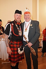 EinzugHofburg 2026-01-09 46  Unser Einzug in die Hofburg - Der Einzug des Prinzen mit seiner Crew in die Hofburg gehört schon länger zur Tradition im Duisburger Karneval. Einen Tag vor der Kürung bezog die Crew ihre Zimmer im WYNDHAM Hotel Duisburger Hof. Hier residieren  nun alle sieben bis zum Rosenmontag. : DVPJ, Toni I, Jules I., Prinz Karneval, Prinz, Prinzessin Aileen I., Hofmarschälle, Page, Pagen, Paginnen, HDK, Duisburg, Karneval, Helau, Tollität, Event, Session 2025, Session 2025, HDK Duisburg, Hauptausschuss, Hauptausschuss Karneval Duisburg, Duisburg ist echt