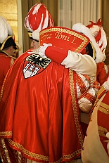 Kuerung Toni I 2026-01-10 008  Endlich Karnevalsprinz: Toni I. -  Am Samstag 10. Januar 2026 war es endlich soweit. Kürung se. Tollität Prinz Toni I., im Rahmen eines hochklassigen Galaabends in der ausverkauften Mercatorhalle in Duisburg. Ein stimmungsvoller Abend mit Show, Musik und Tanz. Vorab präsentierte sich die Prinzencrew 2026 im WYNDHAM Hotel Duisburger Hof der Leibgarde se. Tollität, die Prinzengarde der Stadt Duisburg. : DVPJ, Toni I, Jules I., Prinz Karneval, Prinz, Prinzessin Aileen I., Hofmarschälle, Page, Pagen, Paginnen, HDK, Duisburg, Karneval, Helau, Tollität, Event, Session 2025, Session 2025, HDK Duisburg, Hauptausschuss, Hauptausschuss Karneval Duisburg, Duisburg ist echt