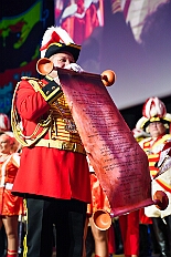 Kuerung Toni I 2026-01-10 055  Endlich Karnevalsprinz: Toni I. -  Am Samstag 10. Januar 2026 war es endlich soweit. Kürung se. Tollität Prinz Toni I., im Rahmen eines hochklassigen Galaabends in der ausverkauften Mercatorhalle in Duisburg. Ein stimmungsvoller Abend mit Show, Musik und Tanz. Vorab präsentierte sich die Prinzencrew 2026 im WYNDHAM Hotel Duisburger Hof der Leibgarde se. Tollität, die Prinzengarde der Stadt Duisburg. : DVPJ, Toni I, Jules I., Prinz Karneval, Prinz, Prinzessin Aileen I., Hofmarschälle, Page, Pagen, Paginnen, HDK, Duisburg, Karneval, Helau, Tollität, Event, Session 2025, Session 2025, HDK Duisburg, Hauptausschuss, Hauptausschuss Karneval Duisburg, Duisburg ist echt