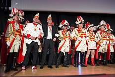 Kuerung Toni I 2026-01-10 062  Endlich Karnevalsprinz: Toni I. -  Am Samstag 10. Januar 2026 war es endlich soweit. Kürung se. Tollität Prinz Toni I., im Rahmen eines hochklassigen Galaabends in der ausverkauften Mercatorhalle in Duisburg. Ein stimmungsvoller Abend mit Show, Musik und Tanz. Vorab präsentierte sich die Prinzencrew 2026 im WYNDHAM Hotel Duisburger Hof der Leibgarde se. Tollität, die Prinzengarde der Stadt Duisburg. : DVPJ, Toni I, Jules I., Prinz Karneval, Prinz, Prinzessin Aileen I., Hofmarschälle, Page, Pagen, Paginnen, HDK, Duisburg, Karneval, Helau, Tollität, Event, Session 2025, Session 2025, HDK Duisburg, Hauptausschuss, Hauptausschuss Karneval Duisburg, Duisburg ist echt