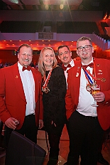 Kuerung Toni I 2026-01-10 083  Endlich Karnevalsprinz: Toni I. -  Am Samstag 10. Januar 2026 war es endlich soweit. Kürung se. Tollität Prinz Toni I., im Rahmen eines hochklassigen Galaabends in der ausverkauften Mercatorhalle in Duisburg. Ein stimmungsvoller Abend mit Show, Musik und Tanz. Vorab präsentierte sich die Prinzencrew 2026 im WYNDHAM Hotel Duisburger Hof der Leibgarde se. Tollität, die Prinzengarde der Stadt Duisburg. : DVPJ, Toni I, Jules I., Prinz Karneval, Prinz, Prinzessin Aileen I., Hofmarschälle, Page, Pagen, Paginnen, HDK, Duisburg, Karneval, Helau, Tollität, Event, Session 2025, Session 2025, HDK Duisburg, Hauptausschuss, Hauptausschuss Karneval Duisburg, Duisburg ist echt