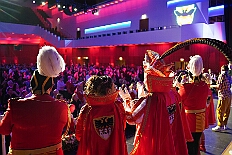 Kuerung Toni I 2026-01-10 092  Endlich Karnevalsprinz: Toni I. -  Am Samstag 10. Januar 2026 war es endlich soweit. Kürung se. Tollität Prinz Toni I., im Rahmen eines hochklassigen Galaabends in der ausverkauften Mercatorhalle in Duisburg. Ein stimmungsvoller Abend mit Show, Musik und Tanz. Vorab präsentierte sich die Prinzencrew 2026 im WYNDHAM Hotel Duisburger Hof der Leibgarde se. Tollität, die Prinzengarde der Stadt Duisburg. : DVPJ, Toni I, Jules I., Prinz Karneval, Prinz, Prinzessin Aileen I., Hofmarschälle, Page, Pagen, Paginnen, HDK, Duisburg, Karneval, Helau, Tollität, Event, Session 2025, Session 2025, HDK Duisburg, Hauptausschuss, Hauptausschuss Karneval Duisburg, Duisburg ist echt