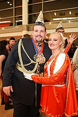 Kuerung Toni I 2026-01-10 106  Endlich Karnevalsprinz: Toni I. -  Am Samstag 10. Januar 2026 war es endlich soweit. Kürung se. Tollität Prinz Toni I., im Rahmen eines hochklassigen Galaabends in der ausverkauften Mercatorhalle in Duisburg. Ein stimmungsvoller Abend mit Show, Musik und Tanz. Vorab präsentierte sich die Prinzencrew 2026 im WYNDHAM Hotel Duisburger Hof der Leibgarde se. Tollität, die Prinzengarde der Stadt Duisburg. : DVPJ, Toni I, Jules I., Prinz Karneval, Prinz, Prinzessin Aileen I., Hofmarschälle, Page, Pagen, Paginnen, HDK, Duisburg, Karneval, Helau, Tollität, Event, Session 2025, Session 2025, HDK Duisburg, Hauptausschuss, Hauptausschuss Karneval Duisburg, Duisburg ist echt