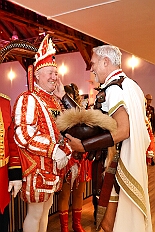 PrinzEmpf 2026- 01-11 017  Prinzenempfang 2026 - Seine Tollität Prinz Toni I. und seine Crew empfangen im Steinhof in Huckingen Sponsoren, den HDK-Förderkreis, Familie und Freunde. Zu Ihnen zählen auch Bastian I. und Steffen I., das Prinzenpaar der KGK aus Moers. Ihnen Allen wird ein lockeres Rahmenprogramm, gestaltet von Duisburger Garde- und Showtanzgruppen und natürlich beider Prinzencrews, geboten. : DVPJ, Toni I, Jules I., Prinz Karneval, Prinz, Prinzessin Aileen I., Hofmarschälle, Page, Pagen, Paginnen, HDK, Duisburg, Karneval, Helau, Tollität, Event, Session 2025, Session 2025, HDK Duisburg, Hauptausschuss, Hauptausschuss Karneval Duisburg, Duisburg ist echt