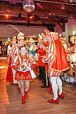 PrinzEmpf 2026- 01-11 052  Prinzenempfang 2026 - Seine Tollität Prinz Toni I. und seine Crew empfangen im Steinhof in Huckingen Sponsoren, den HDK-Förderkreis, Familie und Freunde. Zu Ihnen zählen auch Bastian I. und Steffen I., das Prinzenpaar der KGK aus Moers. Ihnen Allen wird ein lockeres Rahmenprogramm, gestaltet von Duisburger Garde- und Showtanzgruppen und natürlich beider Prinzencrews, geboten. : DVPJ, Toni I, Jules I., Prinz Karneval, Prinz, Prinzessin Aileen I., Hofmarschälle, Page, Pagen, Paginnen, HDK, Duisburg, Karneval, Helau, Tollität, Event, Session 2025, Session 2025, HDK Duisburg, Hauptausschuss, Hauptausschuss Karneval Duisburg, Duisburg ist echt