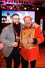 PrinzEmpf 2026- 01-11 099  Prinzenempfang 2026 - Seine Tollität Prinz Toni I. und seine Crew empfangen im Steinhof in Huckingen Sponsoren, den HDK-Förderkreis, Familie und Freunde. Zu Ihnen zählen auch Bastian I. und Steffen I., das Prinzenpaar der KGK aus Moers. Ihnen Allen wird ein lockeres Rahmenprogramm, gestaltet von Duisburger Garde- und Showtanzgruppen und natürlich beider Prinzencrews, geboten. : DVPJ, Toni I, Jules I., Prinz Karneval, Prinz, Prinzessin Aileen I., Hofmarschälle, Page, Pagen, Paginnen, HDK, Duisburg, Karneval, Helau, Tollität, Event, Session 2025, Session 2025, HDK Duisburg, Hauptausschuss, Hauptausschuss Karneval Duisburg, Duisburg ist echt