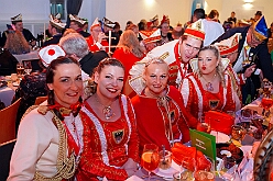 Jeck unter Strom 2026- 01-28 02  Jeck unter Strom 2026 - Mittwoch Abend war es wieder so weit, zum dritten Mal hieß es im Kultur- und Bürgerzentrum Duisburg-Süd Steinhof Huckingen e.V. , „Jeck unter Strom“. Duisburg rief, Köln kam. Aber wir haben unser Duisburg hervorragend vertreten. : DVPJ, Toni I, Jules I., Prinz Karneval, Prinz, Prinzessin Aileen I., Hofmarschälle, Page, Pagen, Paginnen, HDK, Duisburg, Karneval, Helau, Tollität, Event, Session 2025, Session 2025, HDK Duisburg, Hauptausschuss, Hauptausschuss Karneval Duisburg, Duisburg ist echt