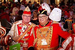 Jeck unter Strom 2026- 01-28 03  Jeck unter Strom 2026 - Mittwoch Abend war es wieder so weit, zum dritten Mal hieß es im Kultur- und Bürgerzentrum Duisburg-Süd Steinhof Huckingen e.V. , „Jeck unter Strom“. Duisburg rief, Köln kam. Aber wir haben unser Duisburg hervorragend vertreten. : DVPJ, Toni I, Jules I., Prinz Karneval, Prinz, Prinzessin Aileen I., Hofmarschälle, Page, Pagen, Paginnen, HDK, Duisburg, Karneval, Helau, Tollität, Event, Session 2025, Session 2025, HDK Duisburg, Hauptausschuss, Hauptausschuss Karneval Duisburg, Duisburg ist echt