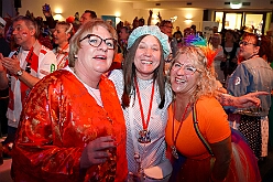 Jeck unter Strom 2026- 01-28 12  Jeck unter Strom 2026 - Mittwoch Abend war es wieder so weit, zum dritten Mal hieß es im Kultur- und Bürgerzentrum Duisburg-Süd Steinhof Huckingen e.V. , „Jeck unter Strom“. Duisburg rief, Köln kam. Aber wir haben unser Duisburg hervorragend vertreten. : DVPJ, Toni I, Jules I., Prinz Karneval, Prinz, Prinzessin Aileen I., Hofmarschälle, Page, Pagen, Paginnen, HDK, Duisburg, Karneval, Helau, Tollität, Event, Session 2025, Session 2025, HDK Duisburg, Hauptausschuss, Hauptausschuss Karneval Duisburg, Duisburg ist echt