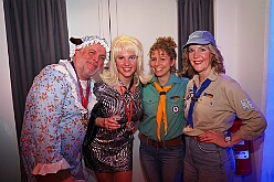 Jeck unter Strom 2026- 01-28 17  Jeck unter Strom 2026 - Mittwoch Abend war es wieder so weit, zum dritten Mal hieß es im Kultur- und Bürgerzentrum Duisburg-Süd Steinhof Huckingen e.V. , „Jeck unter Strom“. Duisburg rief, Köln kam. Aber wir haben unser Duisburg hervorragend vertreten. : DVPJ, Toni I, Jules I., Prinz Karneval, Prinz, Prinzessin Aileen I., Hofmarschälle, Page, Pagen, Paginnen, HDK, Duisburg, Karneval, Helau, Tollität, Event, Session 2025, Session 2025, HDK Duisburg, Hauptausschuss, Hauptausschuss Karneval Duisburg, Duisburg ist echt