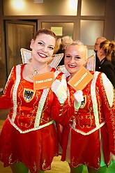 Jeck unter Strom 2026- 01-28 21  Jeck unter Strom 2026 - Mittwoch Abend war es wieder so weit, zum dritten Mal hieß es im Kultur- und Bürgerzentrum Duisburg-Süd Steinhof Huckingen e.V. , „Jeck unter Strom“. Duisburg rief, Köln kam. Aber wir haben unser Duisburg hervorragend vertreten. : DVPJ, Toni I, Jules I., Prinz Karneval, Prinz, Prinzessin Aileen I., Hofmarschälle, Page, Pagen, Paginnen, HDK, Duisburg, Karneval, Helau, Tollität, Event, Session 2025, Session 2025, HDK Duisburg, Hauptausschuss, Hauptausschuss Karneval Duisburg, Duisburg ist echt