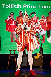 Jeck unter Strom 2026- 01-28 27  Jeck unter Strom 2026 - Mittwoch Abend war es wieder so weit, zum dritten Mal hieß es im Kultur- und Bürgerzentrum Duisburg-Süd Steinhof Huckingen e.V. , „Jeck unter Strom“. Duisburg rief, Köln kam. Aber wir haben unser Duisburg hervorragend vertreten. : DVPJ, Toni I, Jules I., Prinz Karneval, Prinz, Prinzessin Aileen I., Hofmarschälle, Page, Pagen, Paginnen, HDK, Duisburg, Karneval, Helau, Tollität, Event, Session 2025, Session 2025, HDK Duisburg, Hauptausschuss, Hauptausschuss Karneval Duisburg, Duisburg ist echt