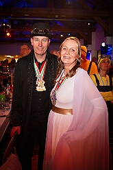 Jeck unter Strom 2026- 01-28 33  Jeck unter Strom 2026 - Mittwoch Abend war es wieder so weit, zum dritten Mal hieß es im Kultur- und Bürgerzentrum Duisburg-Süd Steinhof Huckingen e.V. , „Jeck unter Strom“. Duisburg rief, Köln kam. Aber wir haben unser Duisburg hervorragend vertreten. : DVPJ, Toni I, Jules I., Prinz Karneval, Prinz, Prinzessin Aileen I., Hofmarschälle, Page, Pagen, Paginnen, HDK, Duisburg, Karneval, Helau, Tollität, Event, Session 2025, Session 2025, HDK Duisburg, Hauptausschuss, Hauptausschuss Karneval Duisburg, Duisburg ist echt