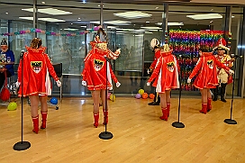 Empf Duisburg Kontor 2026- 01-28 0030  Duisburg ist echt, Karneval - Mit der Kinderprinzencrew waren wir ins CityPalais gekommen, Empfang beim „Duisburg Kontor“. Der jecke Adelsbesuch wurde herzlich empfangen und Geschäftsführer Uwe Kluge begrüßte die Kleine wie Große Tollität in der VIP Lounge. : DVPJ, Toni I, Jules I., Prinz Karneval, Prinz, Prinzessin Aileen I., Hofmarschälle, Page, Pagen, Paginnen, HDK, Duisburg, Karneval, Helau, Tollität, Event, Session 2025, Session 2025, HDK Duisburg, Hauptausschuss, Hauptausschuss Karneval Duisburg, Duisburg ist echt