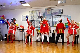 01 Bezirks Meiderich 2026-01-30 03  Tour-Tag, 30. Januar - An diesem Freitagmorgen hatte das Bezirksamt in Meiderich zum Prinzenempfang gebeten. Am Abend ging es dann weiter bei der „Damenparty“ der Marloher Jecken in Fahrn. Von dort in die „Eventloction BUDDY´S“ in Meiderich. Hier gab es eine Karnevalsparty mit DJ Holger, der ehemaligen Tollität Holger II. von  2025. Zum Abschluss waren wir Gäste beim „Ritterschmaus“ der KG Weiss-Grün in Ruhrort. : DVPJ, Toni I, Jules I., Prinz Karneval, Prinz, Prinzessin Aileen I., Hofmarschälle, Page, Pagen, Paginnen, HDK, Duisburg, Karneval, Helau, Tollität, Event, Session 2025, Session 2025, HDK Duisburg, Hauptausschuss, Hauptausschuss Karneval Duisburg, Duisburg ist echt