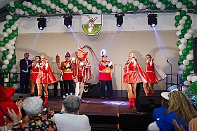 02 Damenp MarxlJecken 2026-01-30 06  Tour-Tag, 30. Januar - An diesem Freitagmorgen hatte das Bezirksamt in Meiderich zum Prinzenempfang gebeten. Am Abend ging es dann weiter bei der „Damenparty“ der Marloher Jecken in Fahrn. Von dort in die „Eventloction BUDDY´S“ in Meiderich. Hier gab es eine Karnevalsparty mit DJ Holger, der ehemaligen Tollität Holger II. von  2025. Zum Abschluss waren wir Gäste beim „Ritterschmaus“ der KG Weiss-Grün in Ruhrort. : DVPJ, Toni I, Jules I., Prinz Karneval, Prinz, Prinzessin Aileen I., Hofmarschälle, Page, Pagen, Paginnen, HDK, Duisburg, Karneval, Helau, Tollität, Event, Session 2025, Session 2025, HDK Duisburg, Hauptausschuss, Hauptausschuss Karneval Duisburg, Duisburg ist echt