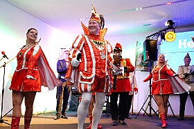 04 Ritterschm- WG Ruhrort 2026-01-30 01  Tour-Tag, 30. Januar - An diesem Freitagmorgen hatte das Bezirksamt in Meiderich zum Prinzenempfang gebeten. Am Abend ging es dann weiter bei der „Damenparty“ der Marloher Jecken in Fahrn. Von dort in die „Eventloction BUDDY´S“ in Meiderich. Hier gab es eine Karnevalsparty mit DJ Holger, der ehemaligen Tollität Holger II. von  2025. Zum Abschluss waren wir Gäste beim „Ritterschmaus“ der KG Weiss-Grün in Ruhrort. : DVPJ, Toni I, Jules I., Prinz Karneval, Prinz, Prinzessin Aileen I., Hofmarschälle, Page, Pagen, Paginnen, HDK, Duisburg, Karneval, Helau, Tollität, Event, Session 2025, Session 2025, HDK Duisburg, Hauptausschuss, Hauptausschuss Karneval Duisburg, Duisburg ist echt