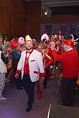 01 Pfarrk St Peter 2026-01-31 01  Tour-Tag, 31. Januar - Der Abend begann für ins in Rheinhausen beim Pfarrkarneval St. Peter. Dann waren wir zu Gast bei zwei närrischen Geburtstagen. Heike, Pias Mutter, feierte ihren 66. und Peter seinen 77. Geburtstag. Es folgten dann die Sitzung der KG Blau-Gold Wanheimerort in der Falkstraße und das Kostümfest vom „Königreich Duissern“ im Gertrud-Bäumer-Berufskolleg. Von dort fuhren wir in den Norden zur Clauberghalle. hier war auch ein Kostümfest, das der Rot-Weißen von Hamborn-Marxloh. Zum Schluß dann noch die Sitzung der KAB St. Barbara Duisburg-Hamborn im Bürgerhaus in Neumühl. : DVPJ, Toni I, Jules I., Prinz Karneval, Prinz, Prinzessin Aileen I., Hofmarschälle, Page, Pagen, Paginnen, HDK, Duisburg, Karneval, Helau, Tollität, Event, Session 2025, Session 2025, HDK Duisburg, Hauptausschuss, Hauptausschuss Karneval Duisburg, Duisburg ist echt