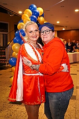 03 Sitzung KG BlauGoldWanheimerort 2026-01-31 03  Tour-Tag, 31. Januar - Der Abend begann für ins in Rheinhausen beim Pfarrkarneval St. Peter. Dann waren wir zu Gast bei zwei närrischen Geburtstagen. Heike, Pias Mutter, feierte ihren 66. und Peter seinen 77. Geburtstag. Es folgten dann die Sitzung der KG Blau-Gold Wanheimerort in der Falkstraße und das Kostümfest vom „Königreich Duissern“ im Gertrud-Bäumer-Berufskolleg. Von dort fuhren wir in den Norden zur Clauberghalle. hier war auch ein Kostümfest, das der Rot-Weißen von Hamborn-Marxloh. Zum Schluß dann noch die Sitzung der KAB St. Barbara Duisburg-Hamborn im Bürgerhaus in Neumühl. : DVPJ, Toni I, Jules I., Prinz Karneval, Prinz, Prinzessin Aileen I., Hofmarschälle, Page, Pagen, Paginnen, HDK, Duisburg, Karneval, Helau, Tollität, Event, Session 2025, Session 2025, HDK Duisburg, Hauptausschuss, Hauptausschuss Karneval Duisburg, Duisburg ist echt