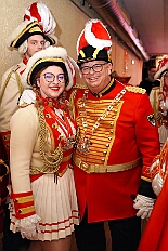 06 Karnevals KAB Hambornl 2026-01-31 02  Tour-Tag, 31. Januar - Der Abend begann für ins in Rheinhausen beim Pfarrkarneval St. Peter. Dann waren wir zu Gast bei zwei närrischen Geburtstagen. Heike, Pias Mutter, feierte ihren 66. und Peter seinen 77. Geburtstag. Es folgten dann die Sitzung der KG Blau-Gold Wanheimerort in der Falkstraße und das Kostümfest vom „Königreich Duissern“ im Gertrud-Bäumer-Berufskolleg. Von dort fuhren wir in den Norden zur Clauberghalle. hier war auch ein Kostümfest, das der Rot-Weißen von Hamborn-Marxloh. Zum Schluß dann noch die Sitzung der KAB St. Barbara Duisburg-Hamborn im Bürgerhaus in Neumühl. : DVPJ, Toni I, Jules I., Prinz Karneval, Prinz, Prinzessin Aileen I., Hofmarschälle, Page, Pagen, Paginnen, HDK, Duisburg, Karneval, Helau, Tollität, Event, Session 2025, Session 2025, HDK Duisburg, Hauptausschuss, Hauptausschuss Karneval Duisburg, Duisburg ist echt