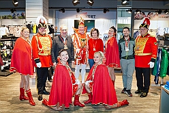 Bennert Prinzencrew2026 SteffiSinz1  Gemeinsam für den Karneval, Zusammenhalt und Duisburg Ein Auszug der Besuche bei den Unterstützern des Duisburger Karnevals und insbesondere sr. Tollität Prinz Toni I. der Stadt Duisburg 2026. Die Prinzencrew dankt Euch von Herzen für Eure Unterstützung. : DVPJ, Toni I, Jules I., Prinz Karneval, Prinz, Prinzessin Aileen I., Hofmarschälle, Page, Pagen, Paginnen, HDK, Duisburg, Karneval, Helau, Tollität, Event, Session 2025, Session 2025, HDK Duisburg, Hauptausschuss, Hauptausschuss Karneval Duisburg, Duisburg ist echt