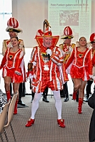 01 77Jahre RoteFunken 2026- 02-01 10  Tour-Tag, 1. Februar - Im Intercity Hotel feierten die Roten Funken ihr 77-jähriges Bestehen an diesem Sonntagmorgen, auch wir gratulierten. Auf zum Heimspiel für unsere Christin hieß es danach, dies bei der Damensitzung der » Blauen Jungs «. Eine große Kinderschar erwartete uns dann im Steinhof. Die Musketiere hielten dort ihre Kindersitzung ab. In die Rheinhausenhall führte uns dann der nächste Termin, Damensitzung von Rot-Weiß. Zum Schluß erwartete und die SPD Großenbaum/Rahm bei ihrem „Tanztee“ in unserem Stadquartier, dem Coupe 1900. : DVPJ, Toni I, Jules I., Prinz Karneval, Prinz, Prinzessin Aileen I., Hofmarschälle, Page, Pagen, Paginnen, HDK, Duisburg, Karneval, Helau, Tollität, Event, Session 2025, Session 2025, HDK Duisburg, Hauptausschuss, Hauptausschuss Karneval Duisburg, Duisburg ist echt