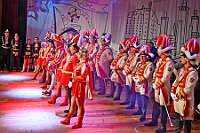 02 Damens AMaB 2026- 02-01 11  Tour-Tag, 1. Februar - Im Intercity Hotel feierten die Roten Funken ihr 77-jähriges Bestehen an diesem Sonntagmorgen, auch wir gratulierten. Auf zum Heimspiel für unsere Christin hieß es danach, dies bei der Damensitzung der » Blauen Jungs «. Eine große Kinderschar erwartete uns dann im Steinhof. Die Musketiere hielten dort ihre Kindersitzung ab. In die Rheinhausenhall führte uns dann der nächste Termin, Damensitzung von Rot-Weiß. Zum Schluß erwartete und die SPD Großenbaum/Rahm bei ihrem „Tanztee“ in unserem Stadquartier, dem Coupe 1900. : DVPJ, Toni I, Jules I., Prinz Karneval, Prinz, Prinzessin Aileen I., Hofmarschälle, Page, Pagen, Paginnen, HDK, Duisburg, Karneval, Helau, Tollität, Event, Session 2025, Session 2025, HDK Duisburg, Hauptausschuss, Hauptausschuss Karneval Duisburg, Duisburg ist echt