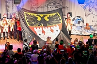 02 Damens AMaB 2026- 02-01 25  Tour-Tag, 1. Februar - Im Intercity Hotel feierten die Roten Funken ihr 77-jähriges Bestehen an diesem Sonntagmorgen, auch wir gratulierten. Auf zum Heimspiel für unsere Christin hieß es danach, dies bei der Damensitzung der » Blauen Jungs «. Eine große Kinderschar erwartete uns dann im Steinhof. Die Musketiere hielten dort ihre Kindersitzung ab. In die Rheinhausenhall führte uns dann der nächste Termin, Damensitzung von Rot-Weiß. Zum Schluß erwartete und die SPD Großenbaum/Rahm bei ihrem „Tanztee“ in unserem Stadquartier, dem Coupe 1900. : DVPJ, Toni I, Jules I., Prinz Karneval, Prinz, Prinzessin Aileen I., Hofmarschälle, Page, Pagen, Paginnen, HDK, Duisburg, Karneval, Helau, Tollität, Event, Session 2025, Session 2025, HDK Duisburg, Hauptausschuss, Hauptausschuss Karneval Duisburg, Duisburg ist echt